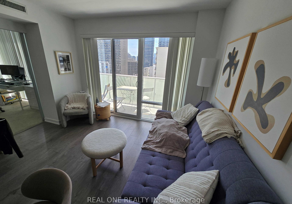 501-yonge-street-toronto-ontario-c13239624