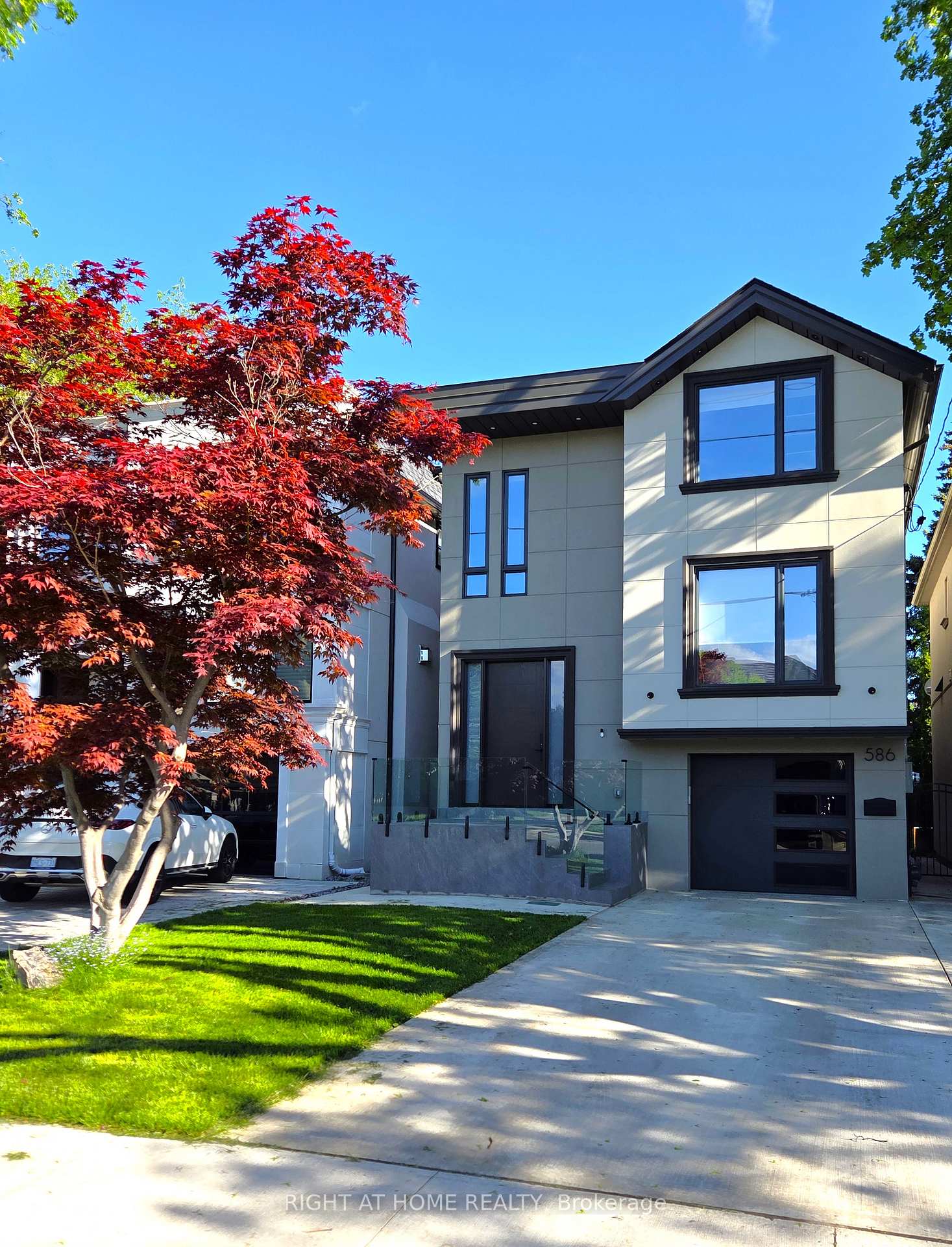 586-broadway-avenue-e-east-york-ontario-c13239628