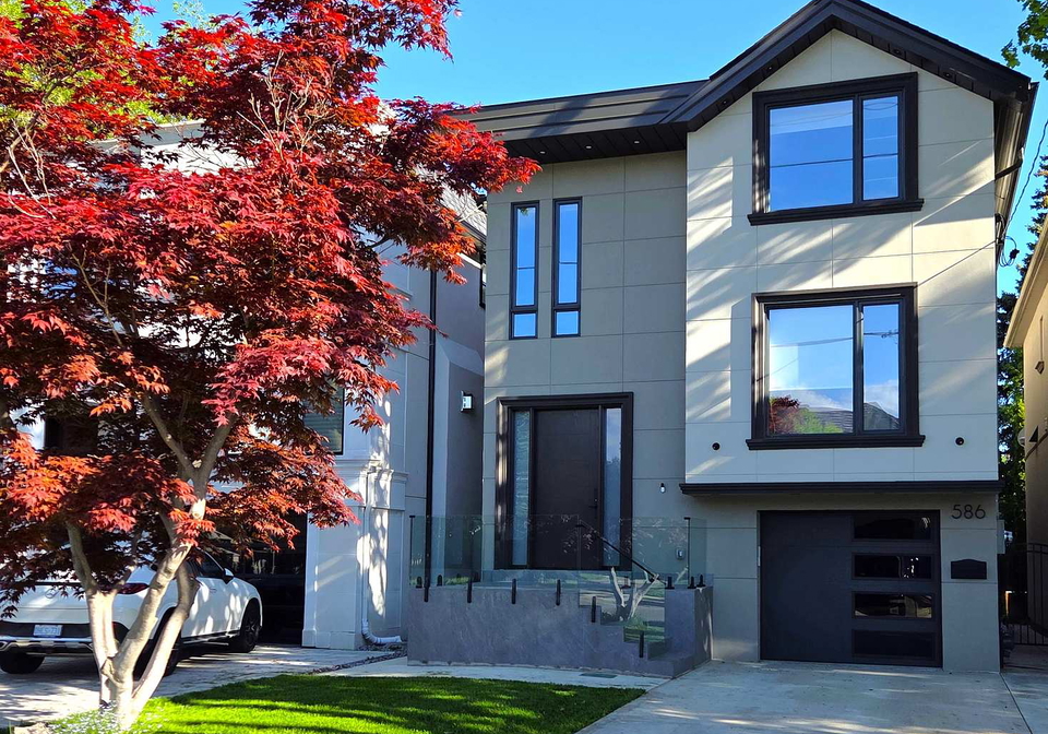 586-broadway-avenue-e-east-york-ontario-c13239628
