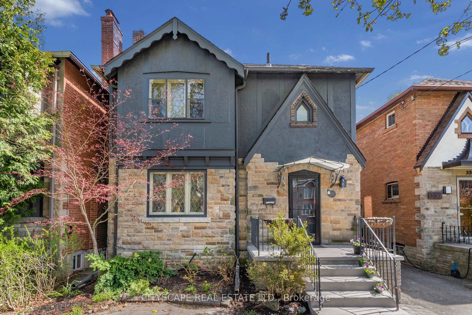 555-castlefield-avenue-toronto-ontario-c13239668