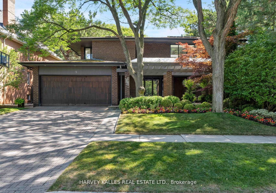 5-cosmic-drive-north-york-ontario-c13239964