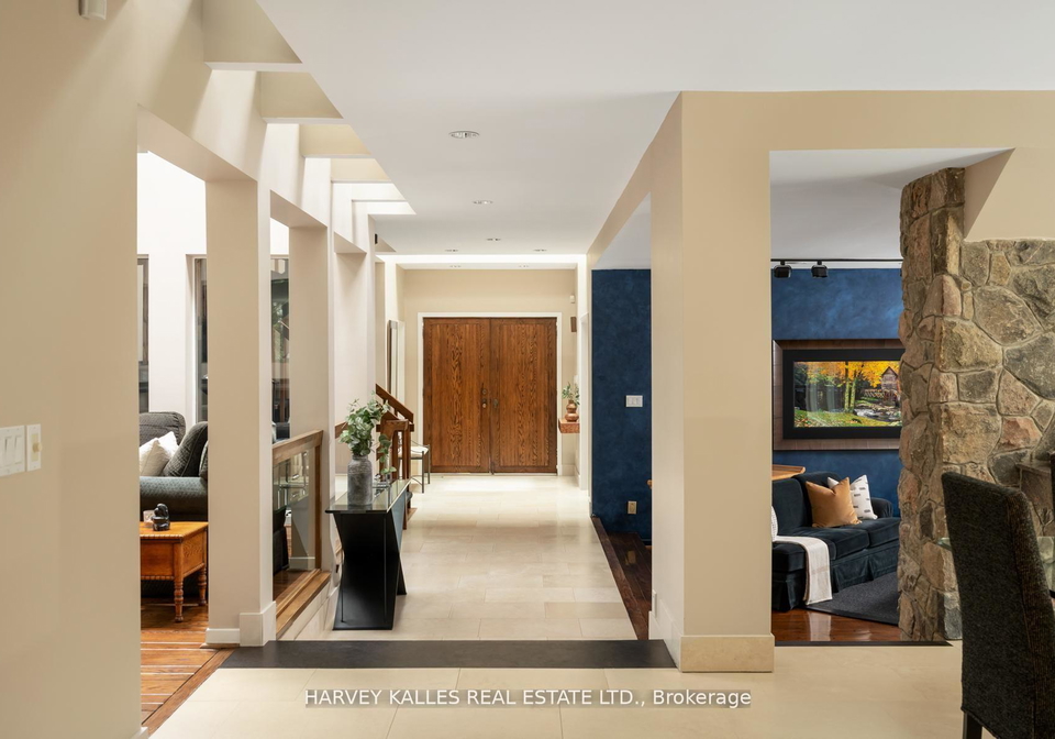 5-cosmic-drive-north-york-ontario-c13239964