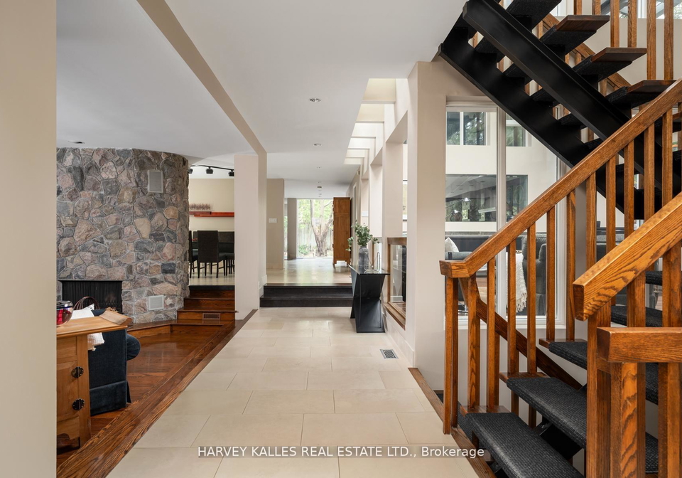 5-cosmic-drive-north-york-ontario-c13239964