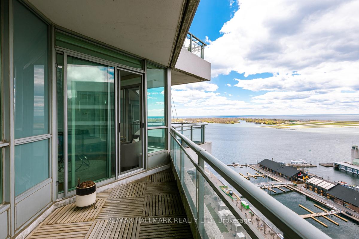 228-queens-quay-w-toronto-ontario-c13240056