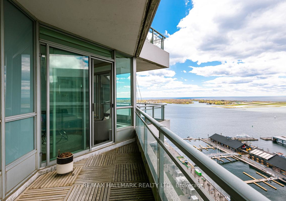 228-queens-quay-w-toronto-ontario-c13240056