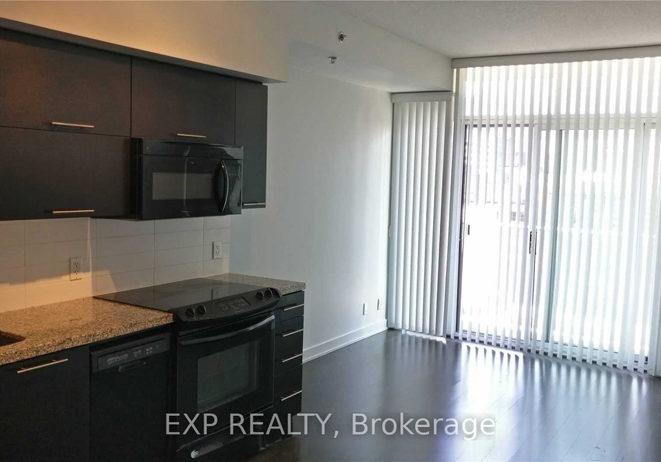 21-nelson-street-toronto-ontario-c13240134
