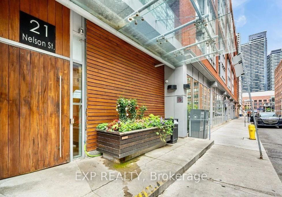 21-nelson-street-toronto-ontario-c13240134