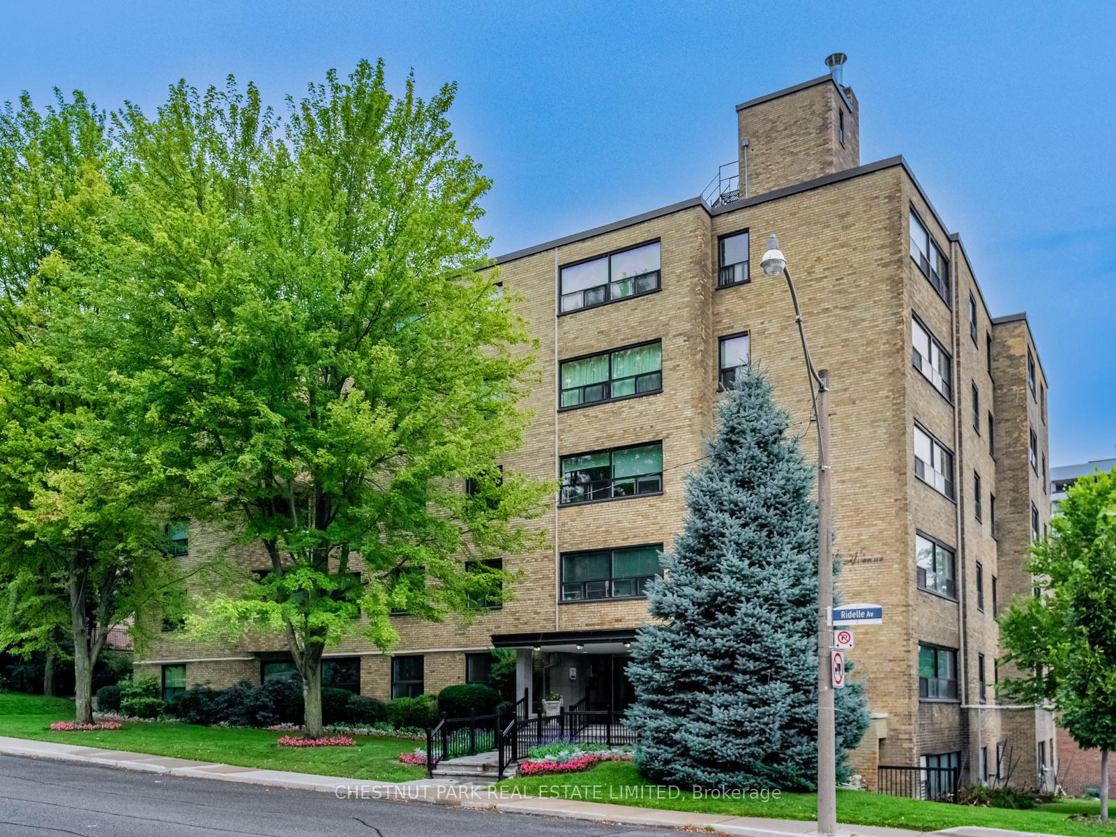 2-ridelle-avenue-toronto-ontario-c13240140