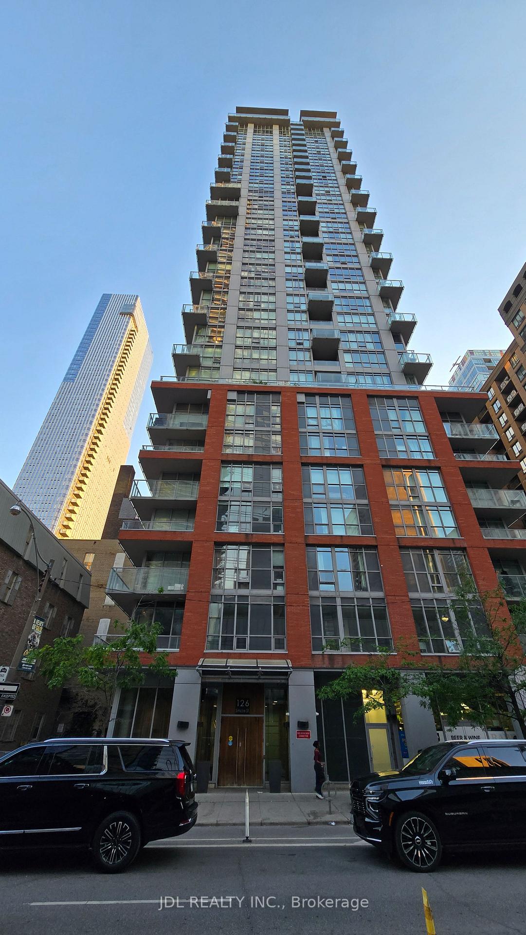 126-simcoe-street-toronto-ontario-c13240226