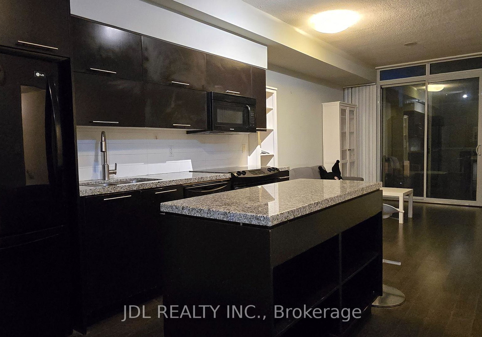 126-simcoe-street-toronto-ontario-c13240226