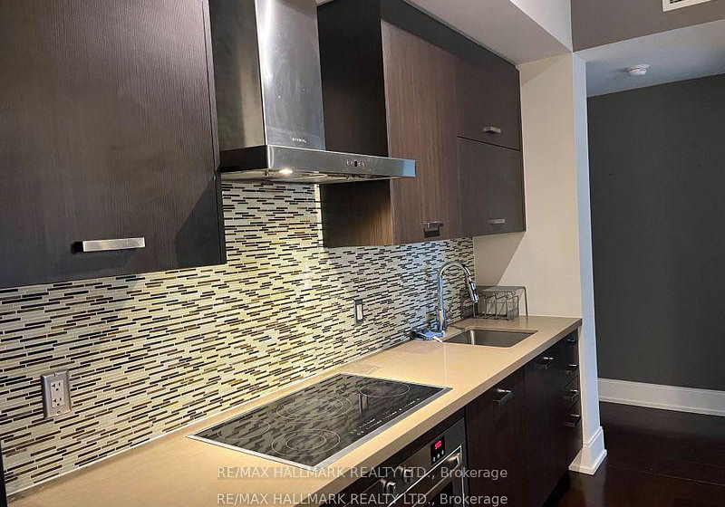 560-front-street-w-toronto-ontario-c13240252
