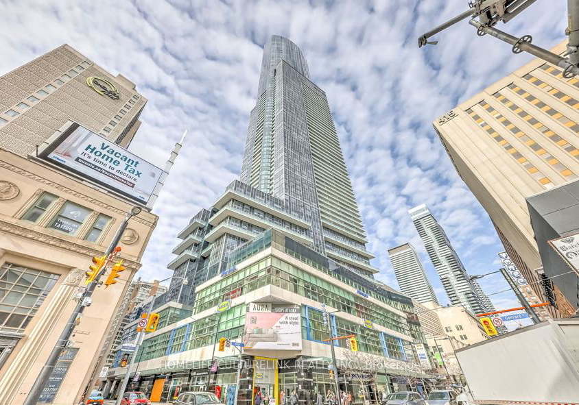 386-yonge-street-toronto-ontario-c13240402