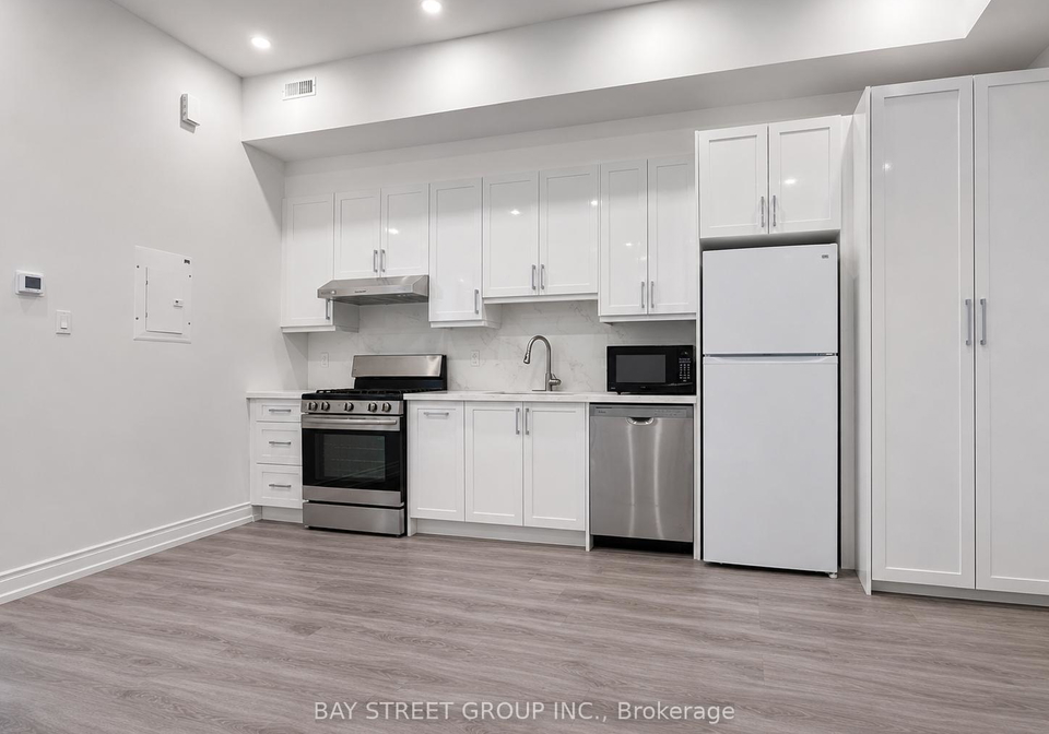 442-spadina-avenue-toronto-ontario-c13240416