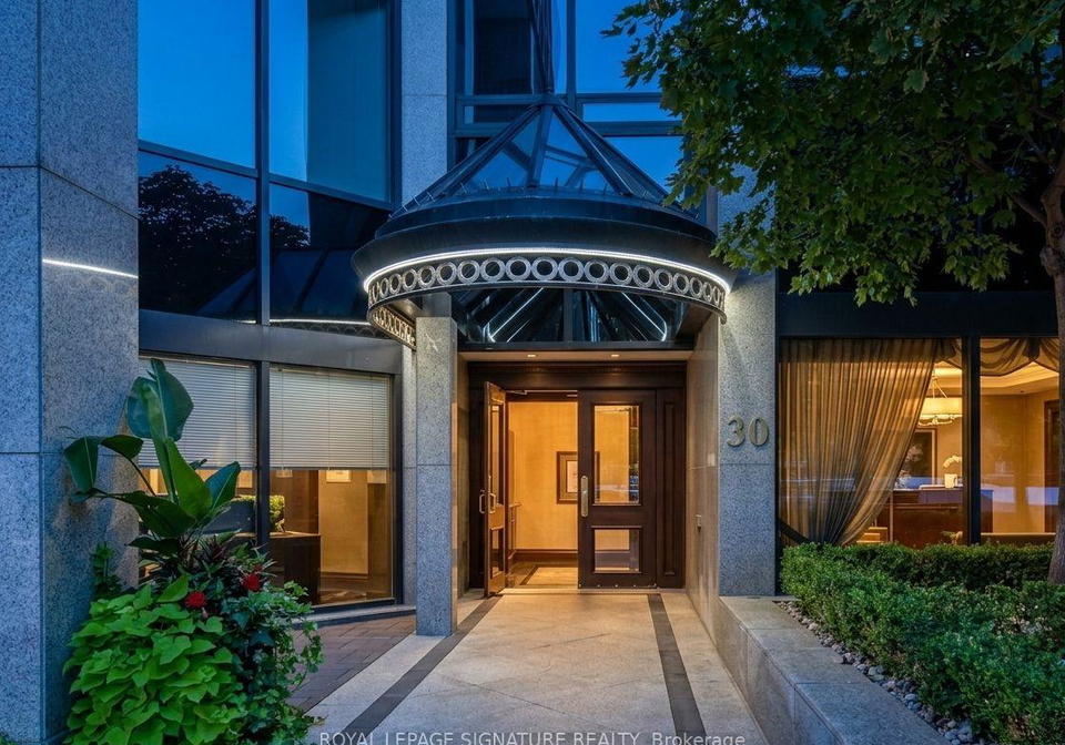 30-wellington-street-e-toronto-ontario-c13240542