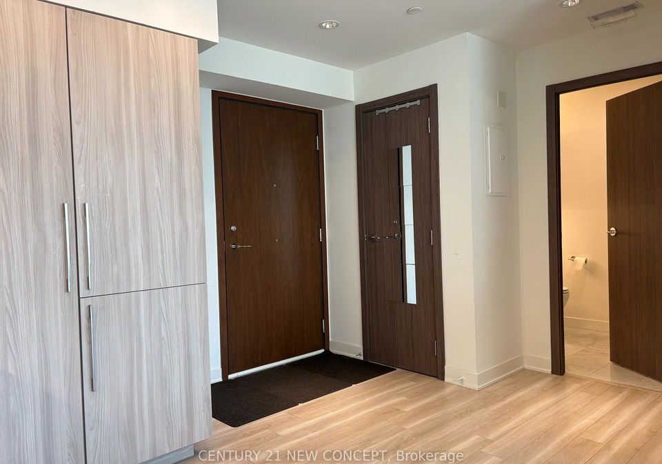 17-bathurst-street-toronto-ontario-c13240638