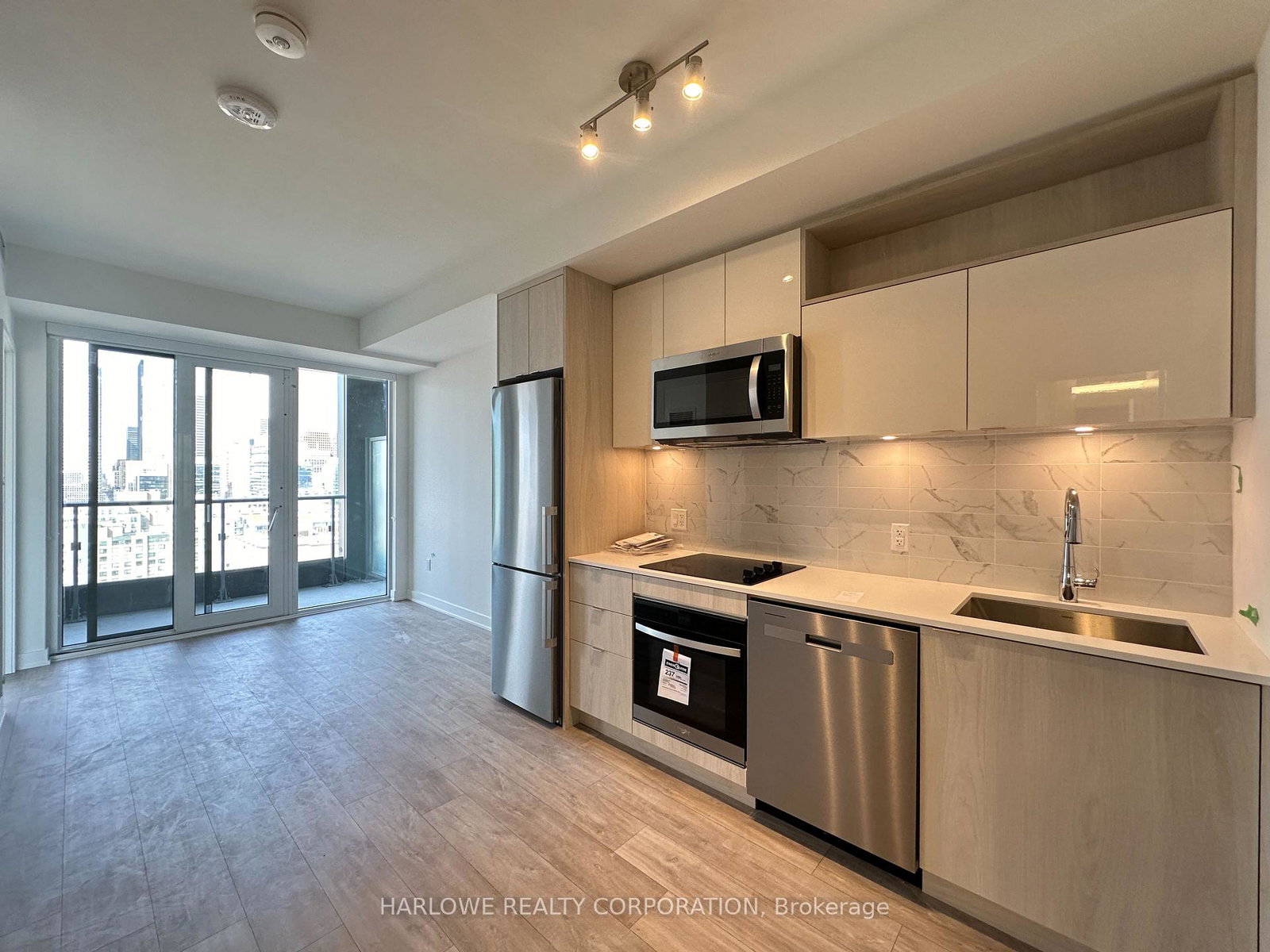 135-lower-sherbourne-street-toronto-ontario-c13240660