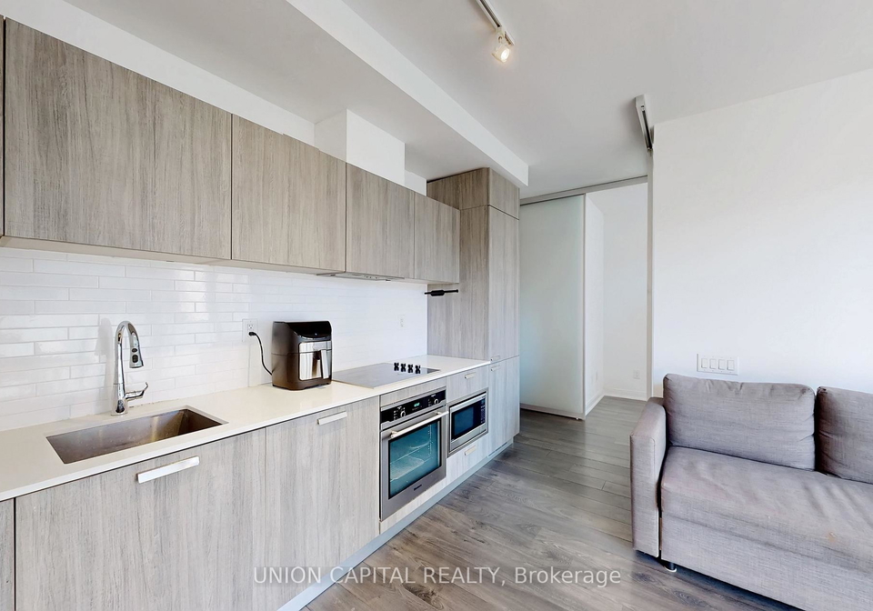 50-charles-street-e-toronto-ontario-c13240738