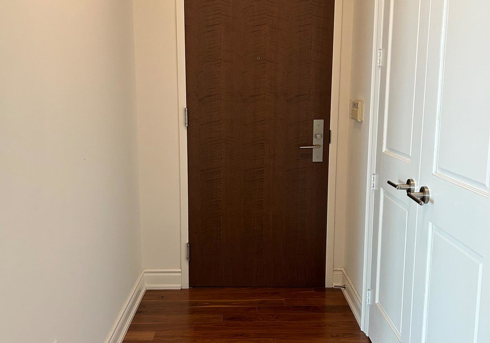 388-yonge-street-toronto-ontario-c13240880