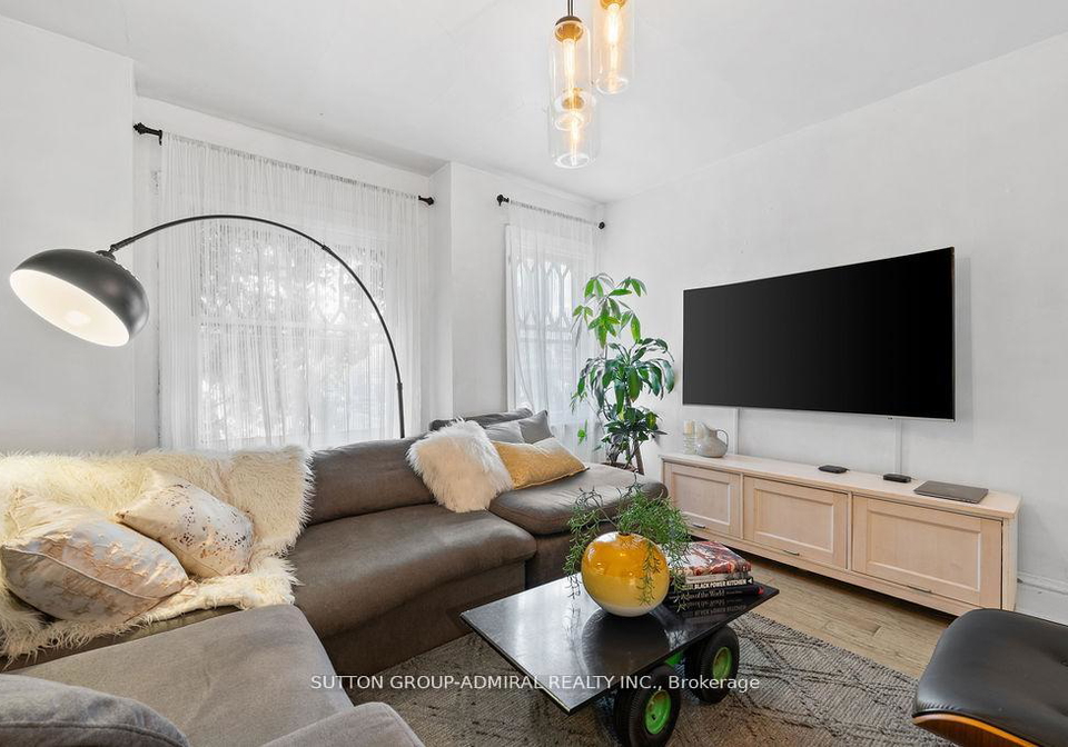 40-claremont-street-toronto-ontario-c13241078