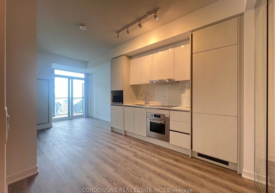 180-front-street-e-toronto-ontario-c13242264