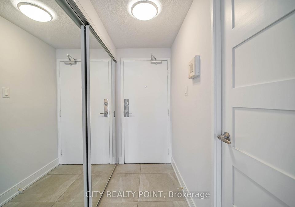 33-isabella-street-toronto-ontario-c13242320