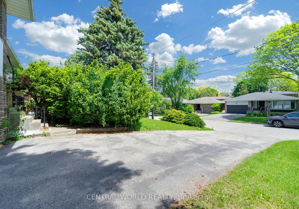 38-denrock-drive-north-york-ontario-c13242558
