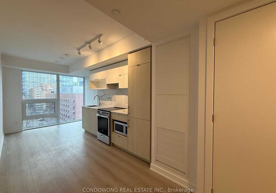 100-queen-street-e-toronto-ontario-c13242814