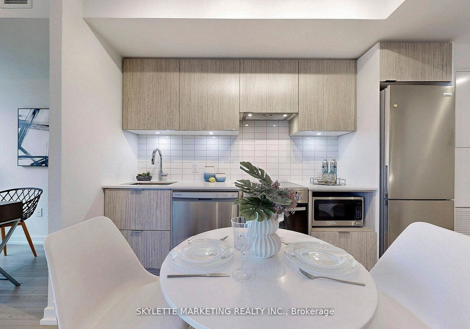 395-bloor-street-e-toronto-ontario-c13243330