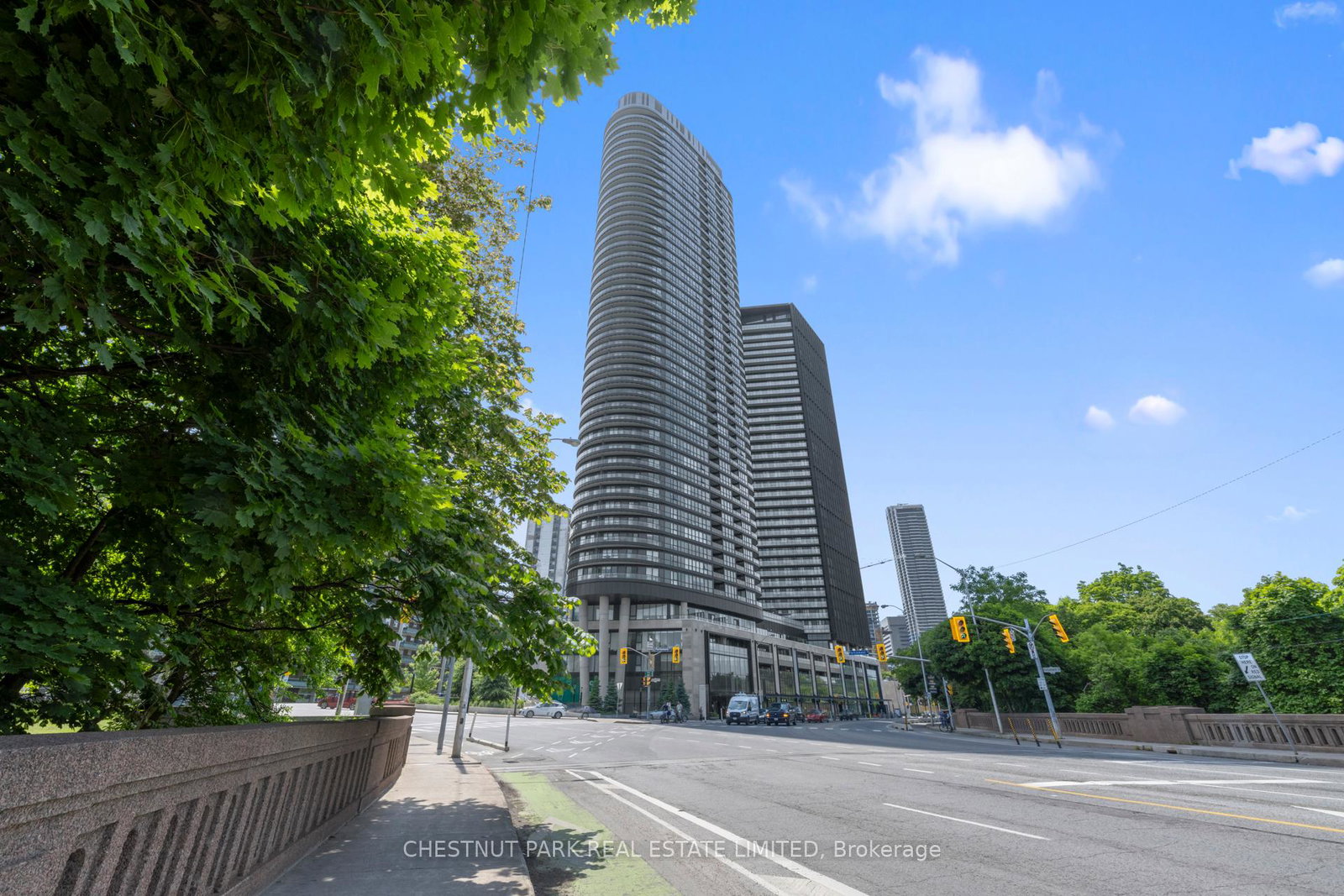 585-bloor-street-e-toronto-ontario-c13243692
