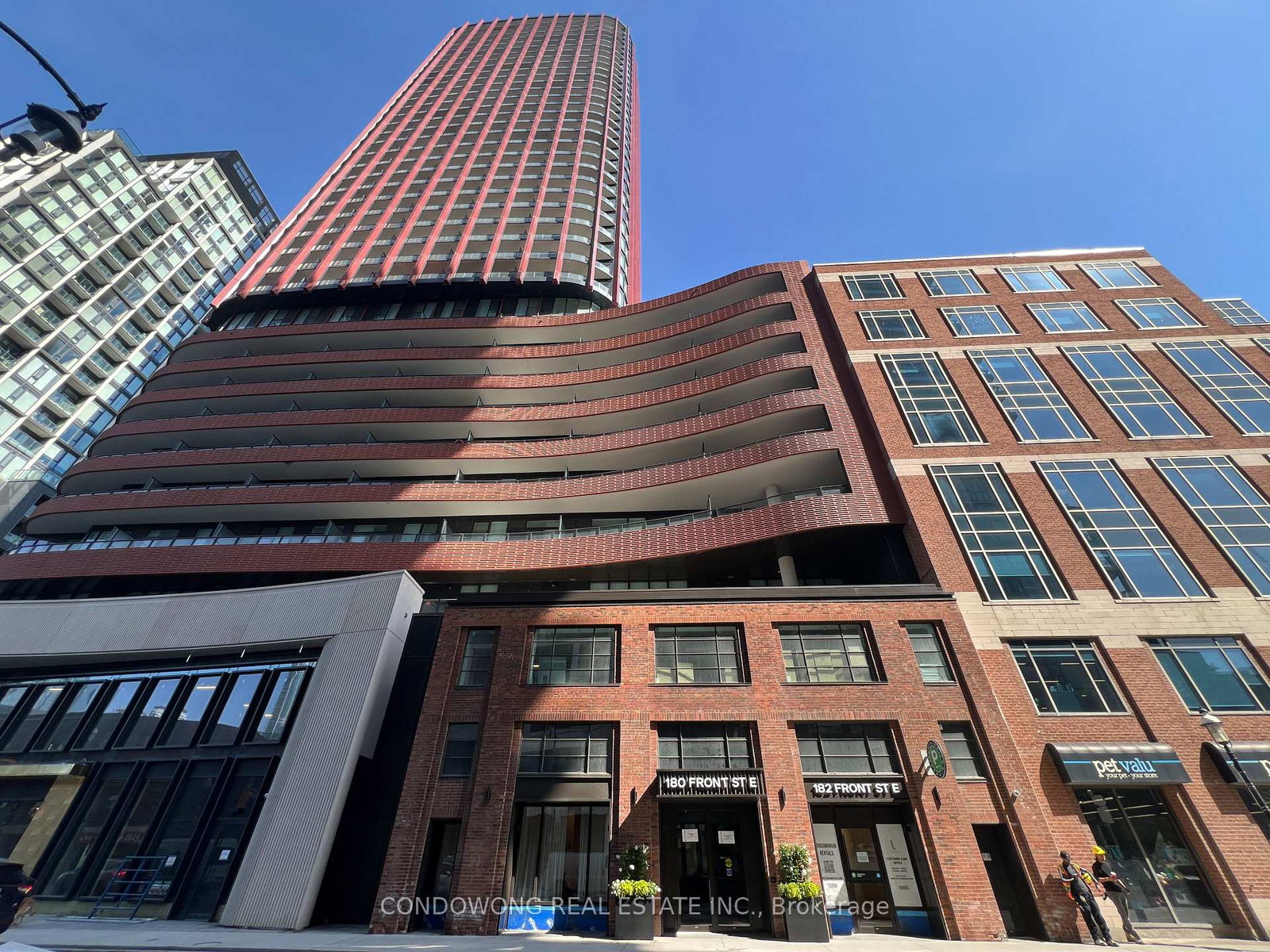 180-front-street-e-toronto-ontario-c13243946