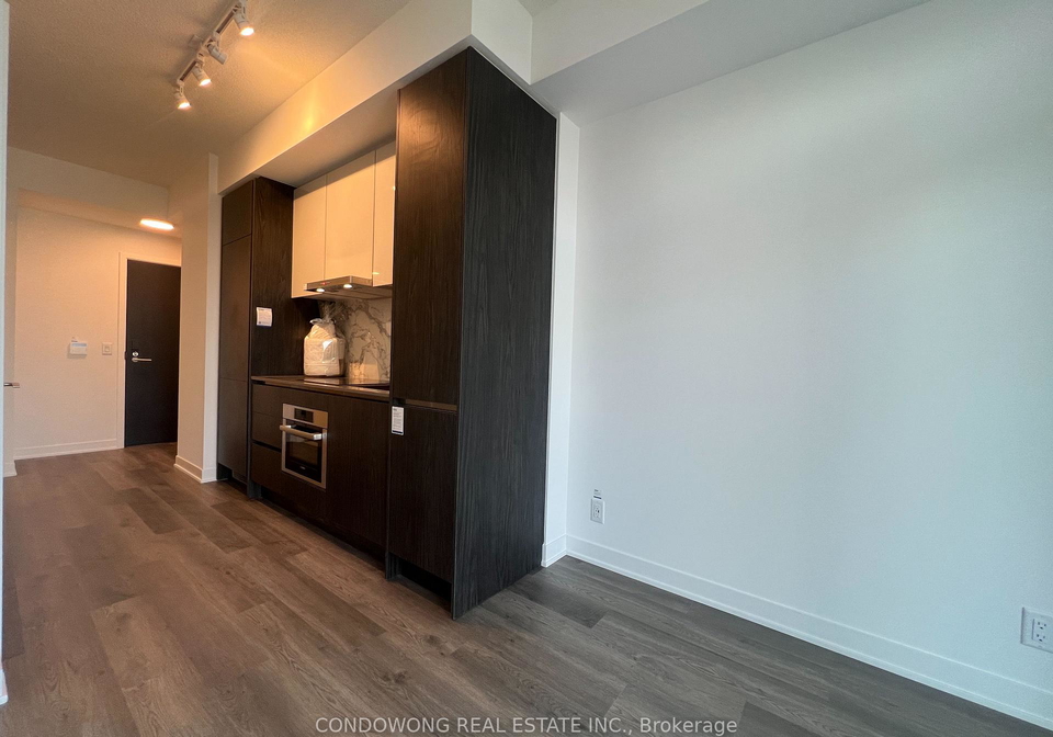 180-front-street-e-toronto-ontario-c13243946