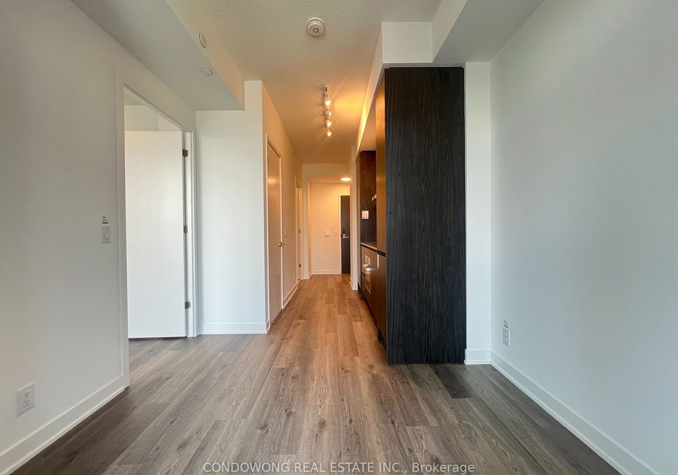 180-front-street-e-toronto-ontario-c13243946