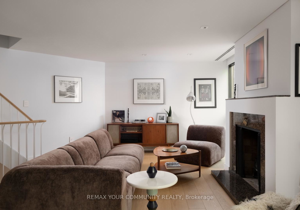 349-st-clair-avenue-w-toronto-ontario-c13245758