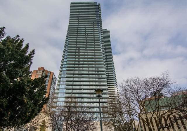 1080-bay-street-toronto-ontario-c13245794