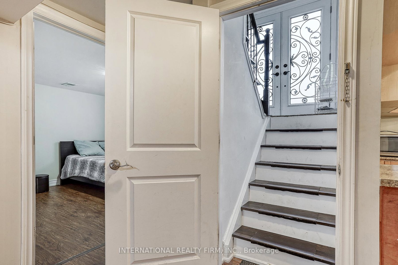 4-yeomans-road-toronto-ontario-c13245822