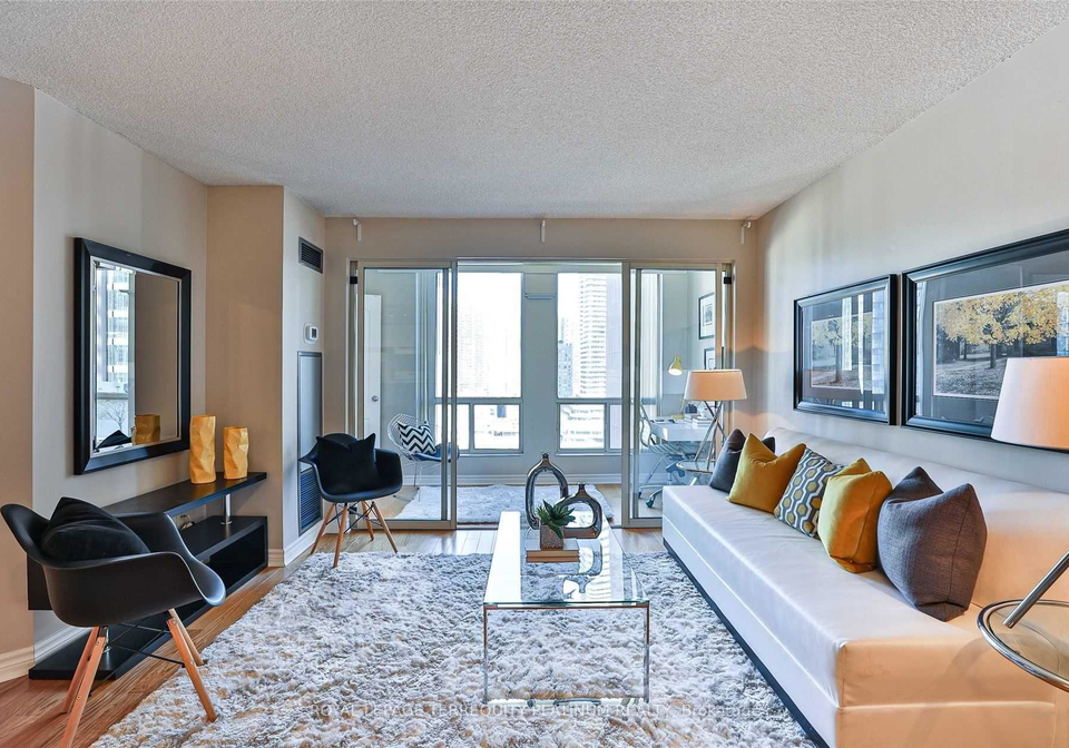 25-grenville-street-toronto-ontario-c13245832