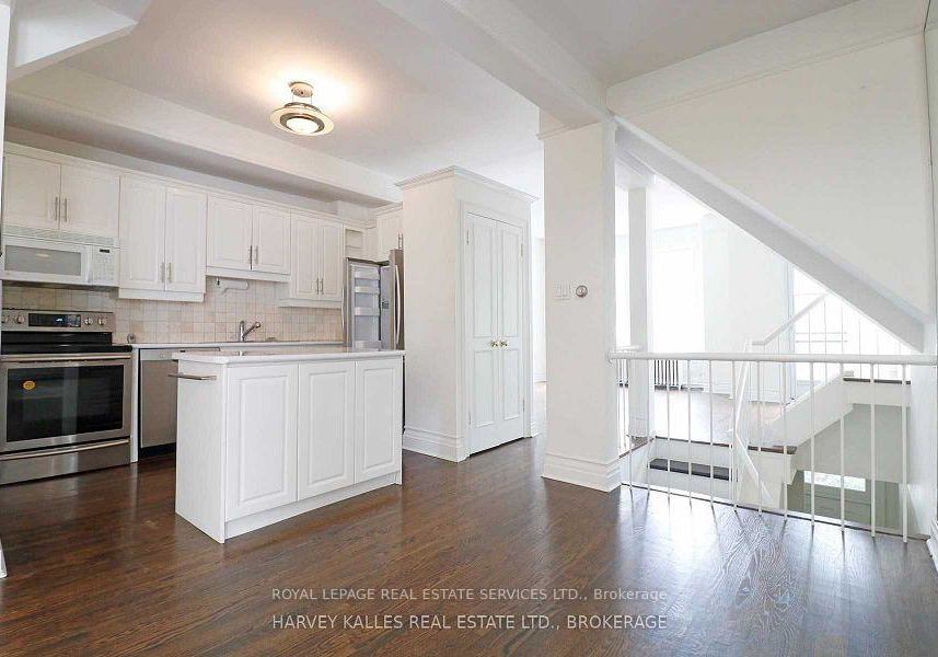 390-huron-street-toronto-ontario-c13245862