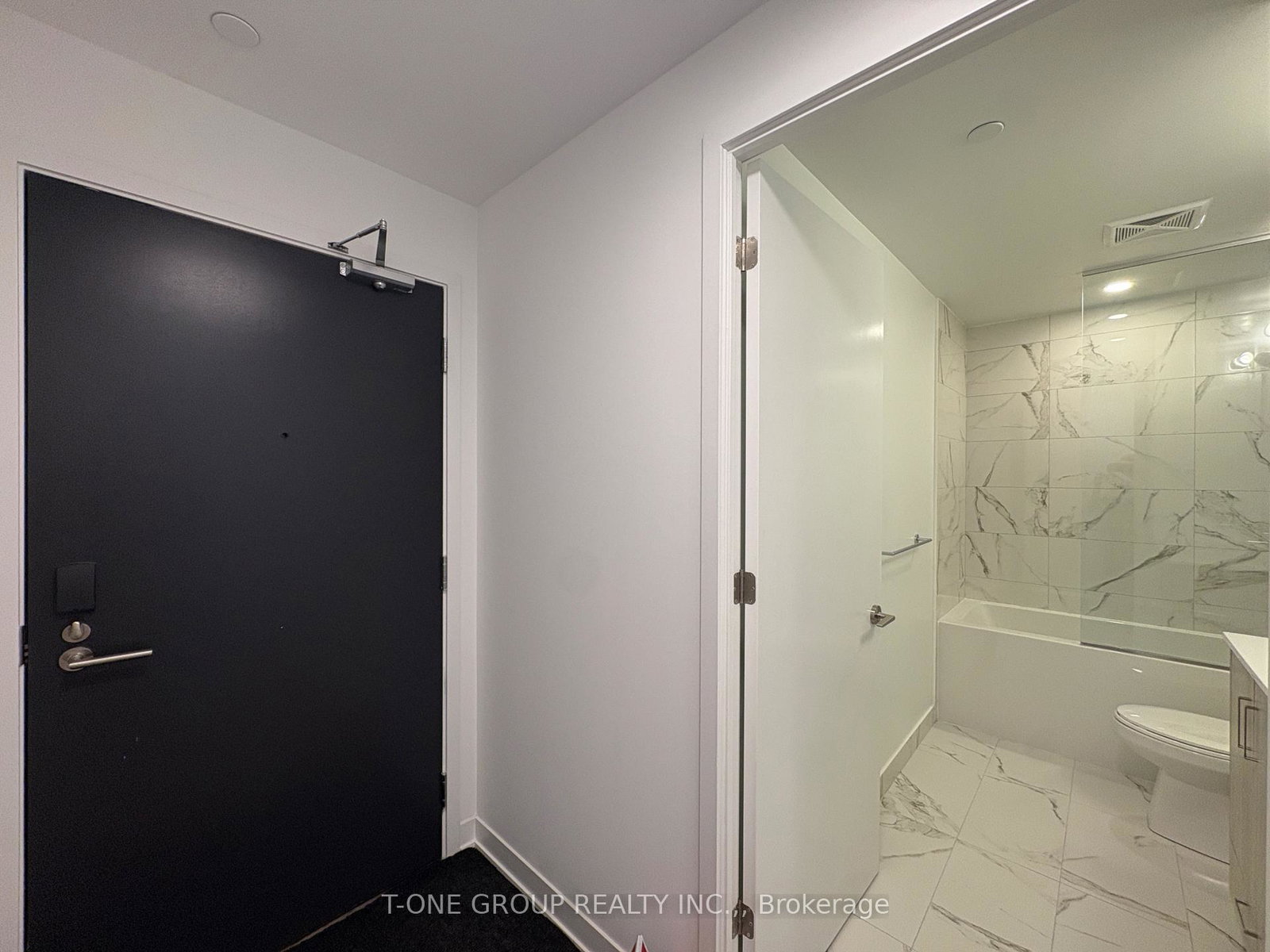 180-front-street-e-toronto-ontario-c13246046