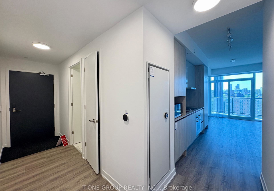 180-front-street-e-toronto-ontario-c13246046