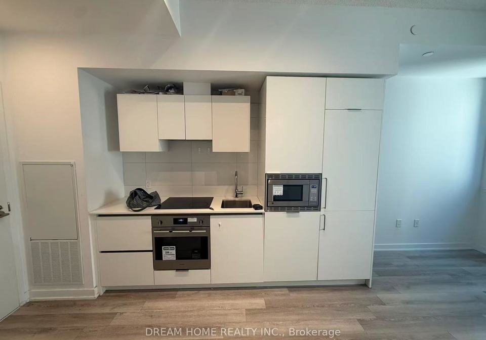 238-simcoe-street-toronto-ontario-c13246166