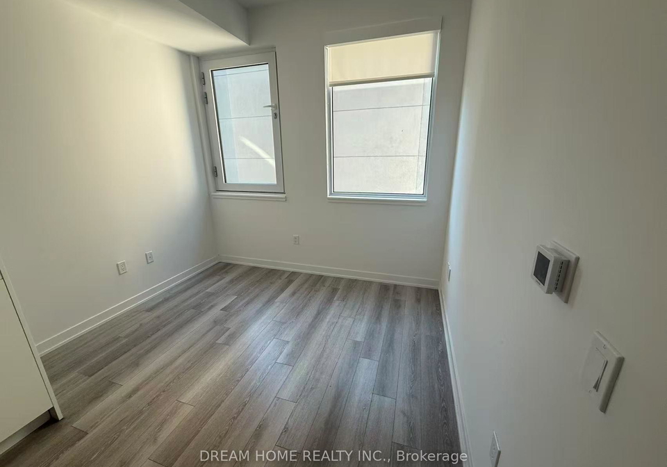 238-simcoe-street-toronto-ontario-c13246166