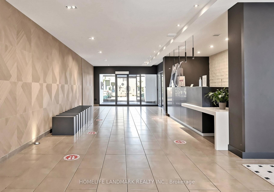 15-fort-york-boulevard-toronto-ontario-c13246500