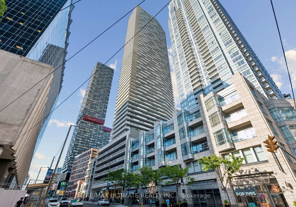 2221-yonge-street-toronto-ontario-c13246642