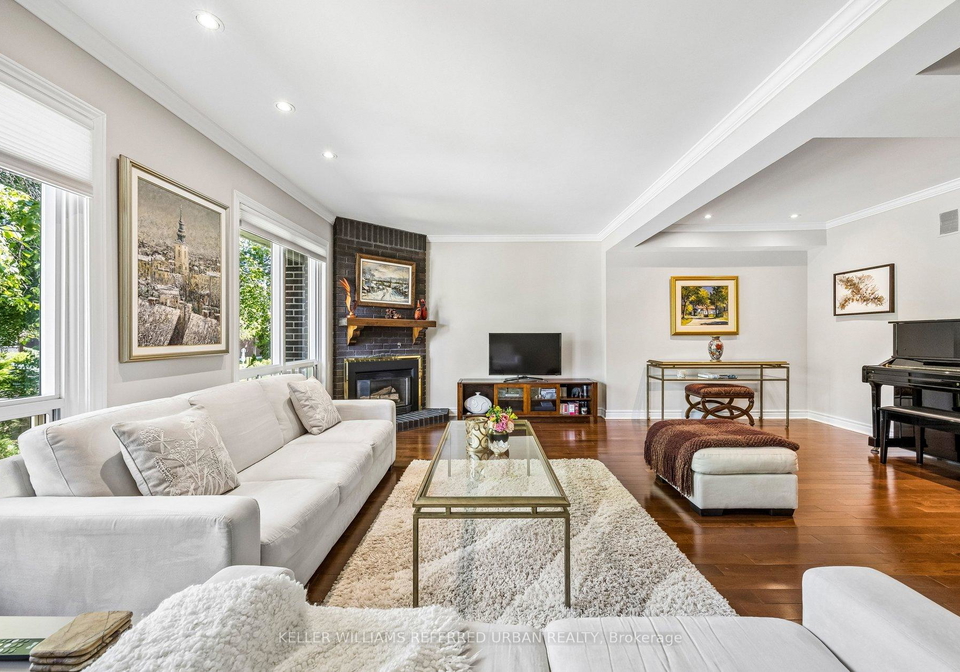 31-flaming-roseway-north-york-ontario-c13246722