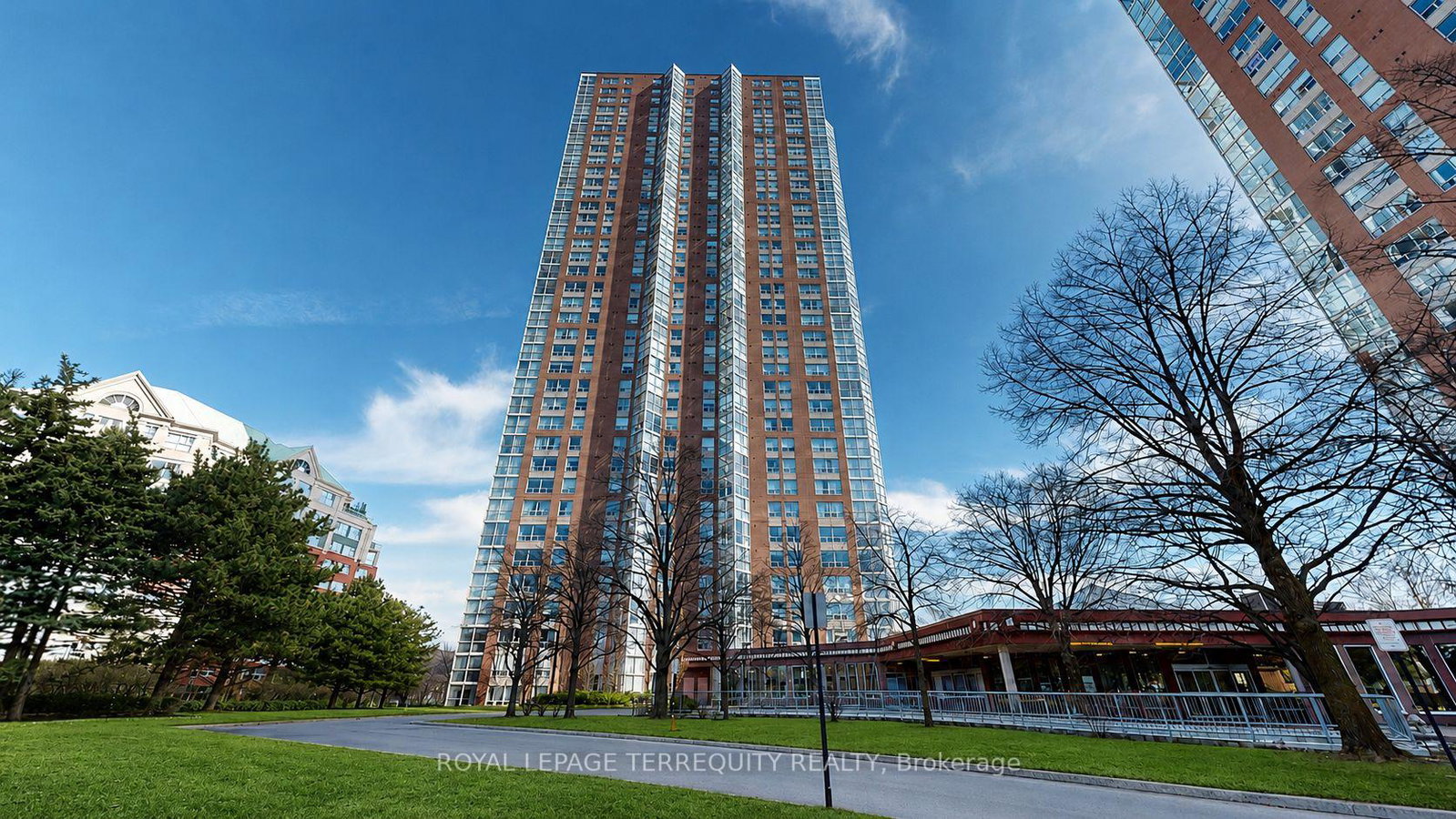 7-concorde-place-north-york-ontario-c13246728