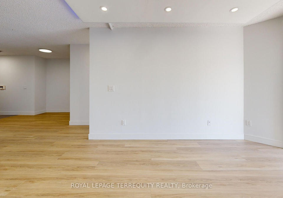 7-concorde-place-north-york-ontario-c13246728