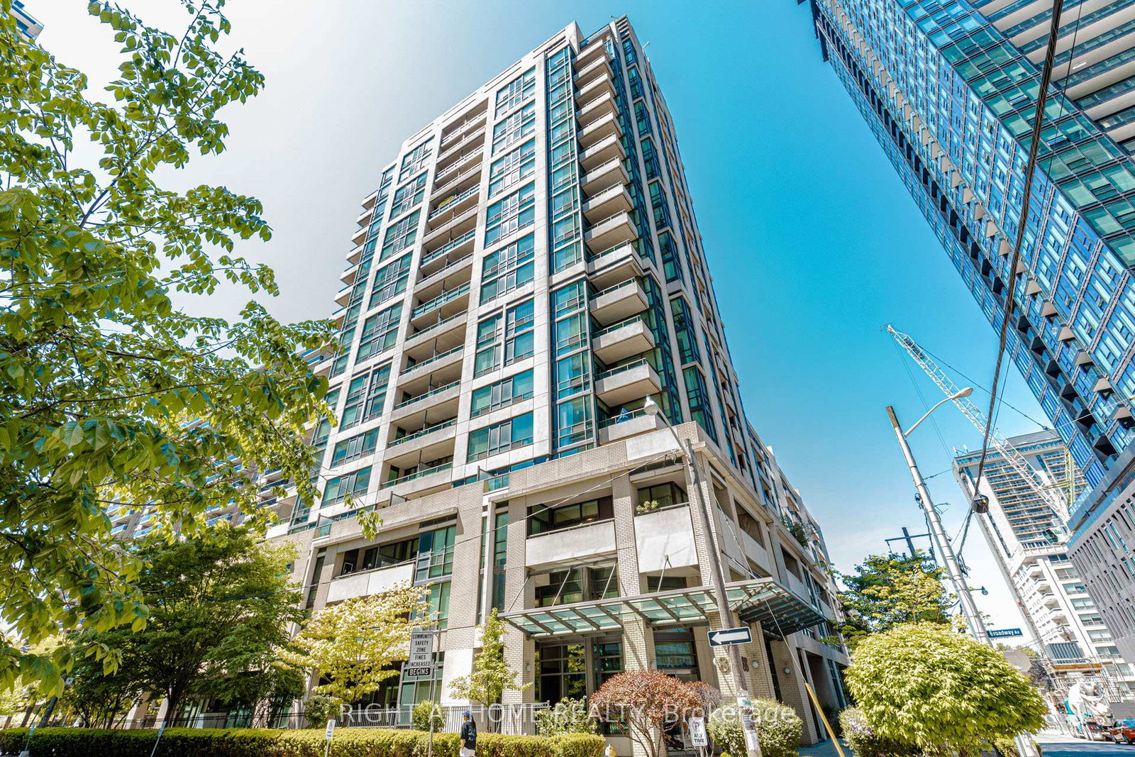 88-broadway-avenue-e-toronto-ontario-c13246822