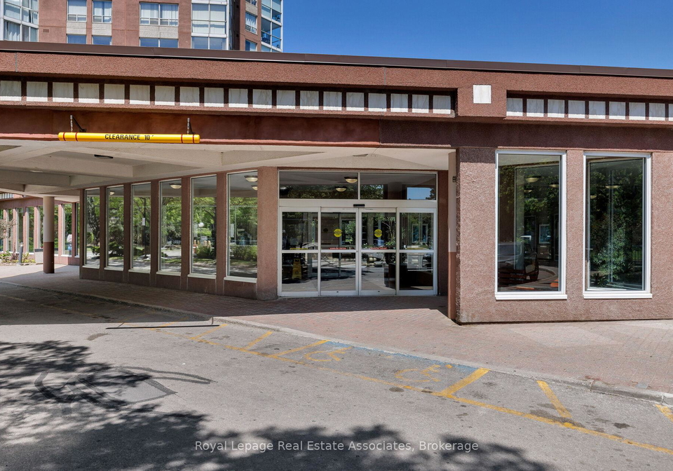 7-concorde-place-north-york-ontario-c13246930
