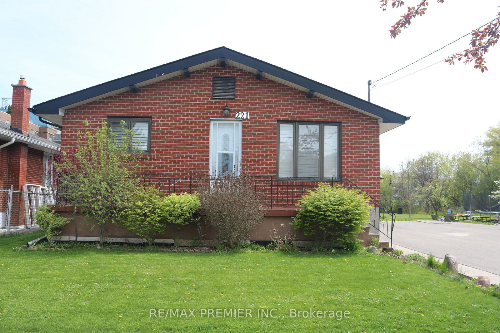 221-cocksfield-avenue-toronto-ontario-c13246950