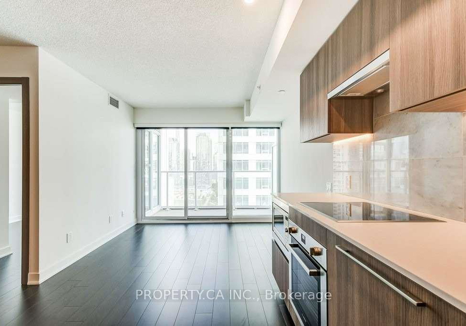 19-bathurst-street-toronto-ontario-c13246954